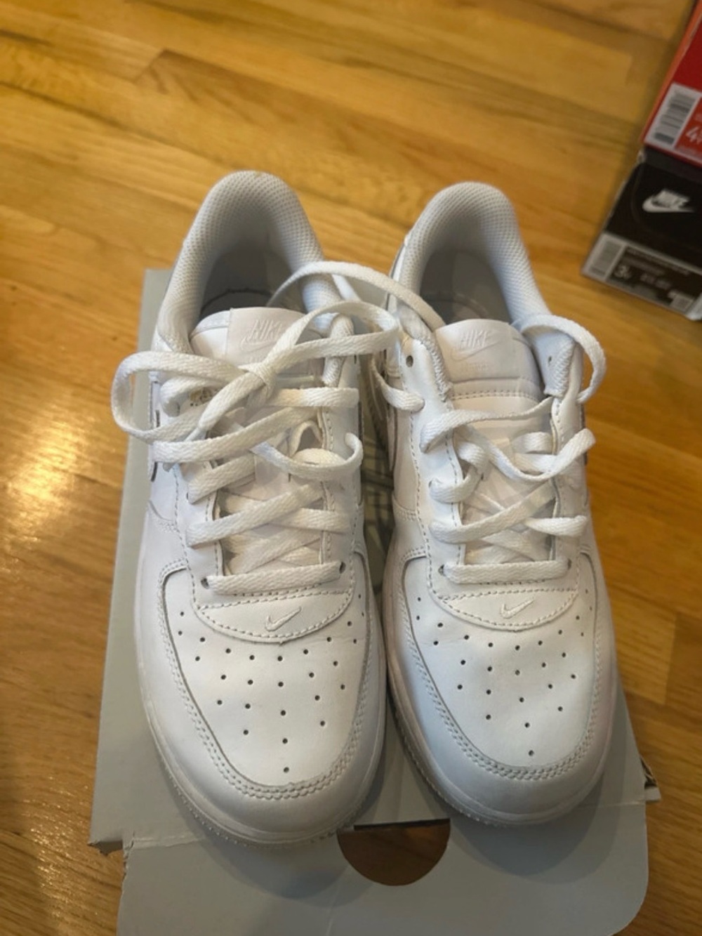Nike Kids White Low-Top Leather Sneakers